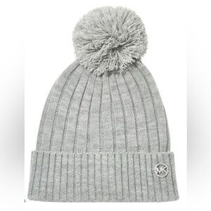 Michael Kors Women’s Stylish Grey/Silver Knit Designer Pom-Pom Beanie. NWT!